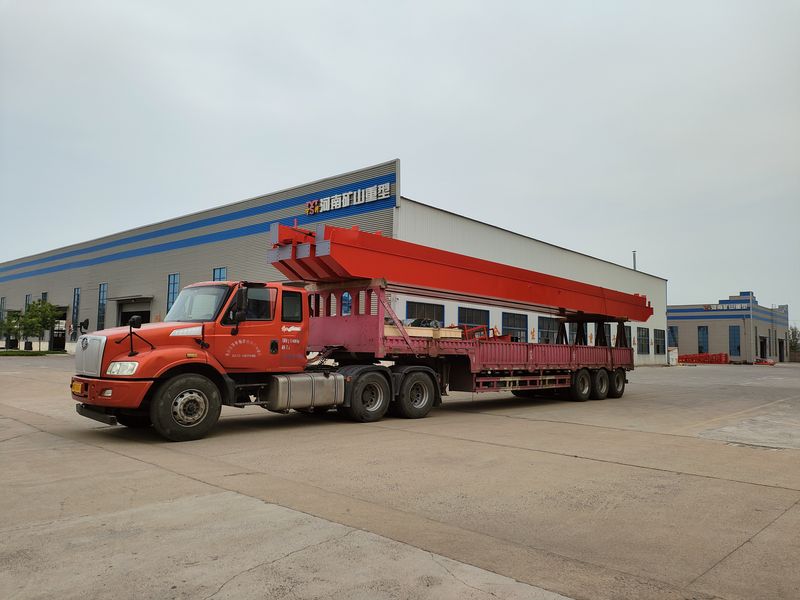 電動葫蘆橋式起重機(jī) 3臺 LH5t-17m 制作完成，發(fā)往河南漯河交付客戶使用。